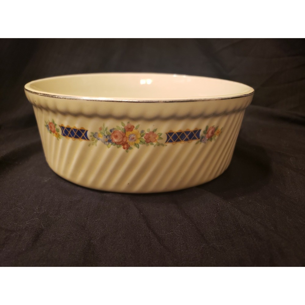 Hall China Blue Bouquet fluted French baker 3 pint Casserole Dish 8" Vintage